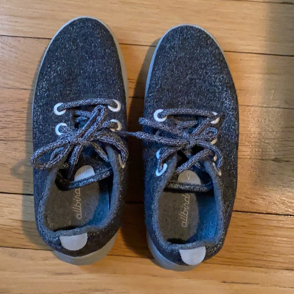 Women’s all birds size 6 wool runners
